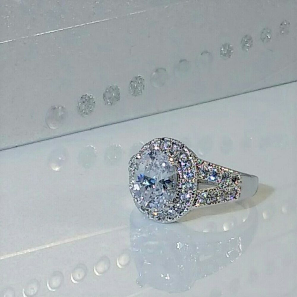 Simulated Diamond Ring 5.5 Carat tw Silvertone Size 9